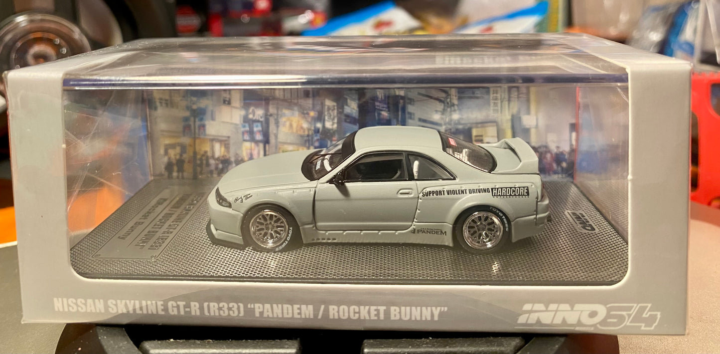 INNO 64 NISSAN SKYLINE GT-R (R33) PANDEM/ROCKET BUNNY DIECAST REPLICA